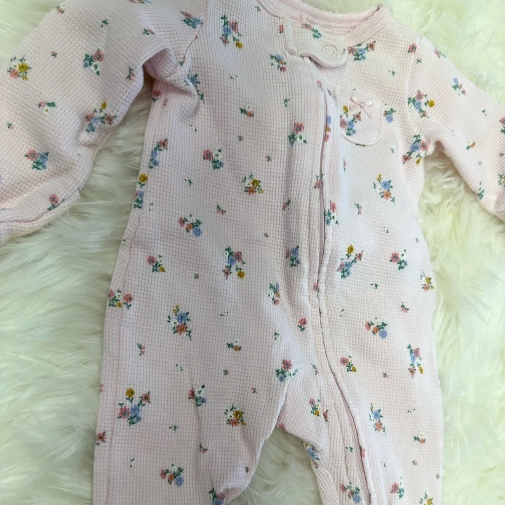 5/$30 Carter’s Newborn Zip Footies Baby Girl​